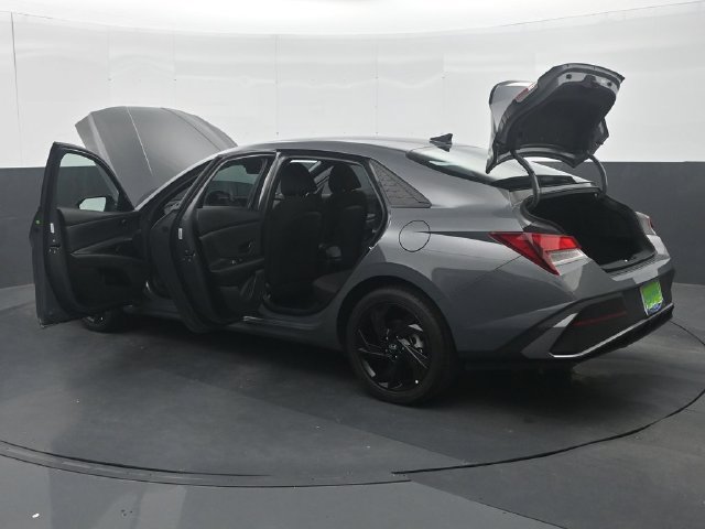 Used 2026 Hyundai Elantra Sport FWD image 44