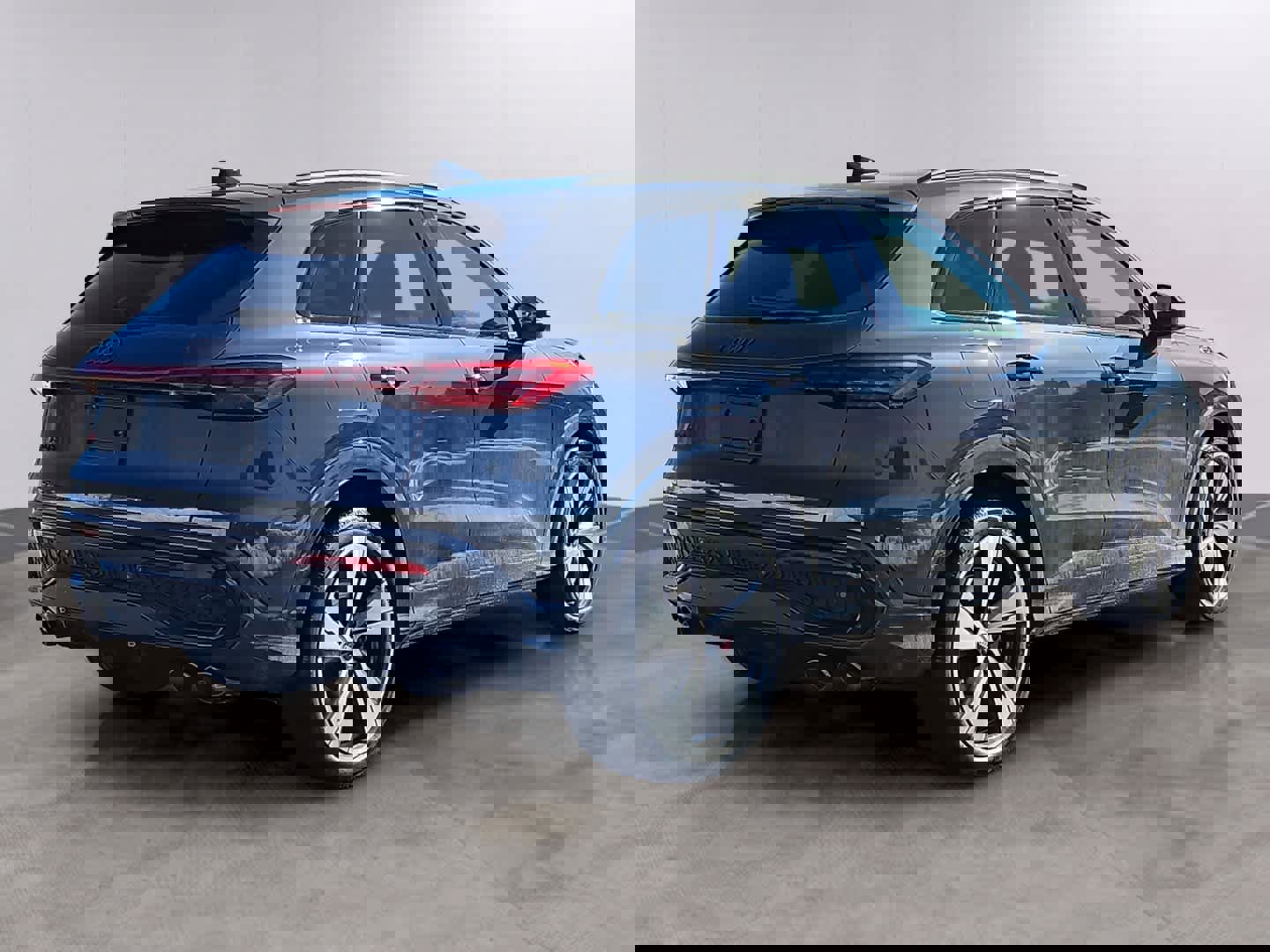 New 2025 Audi SQ5 Premium Plus image 3