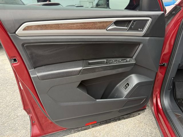 Used 2018 Volkswagen Atlas SEL Premium image 11