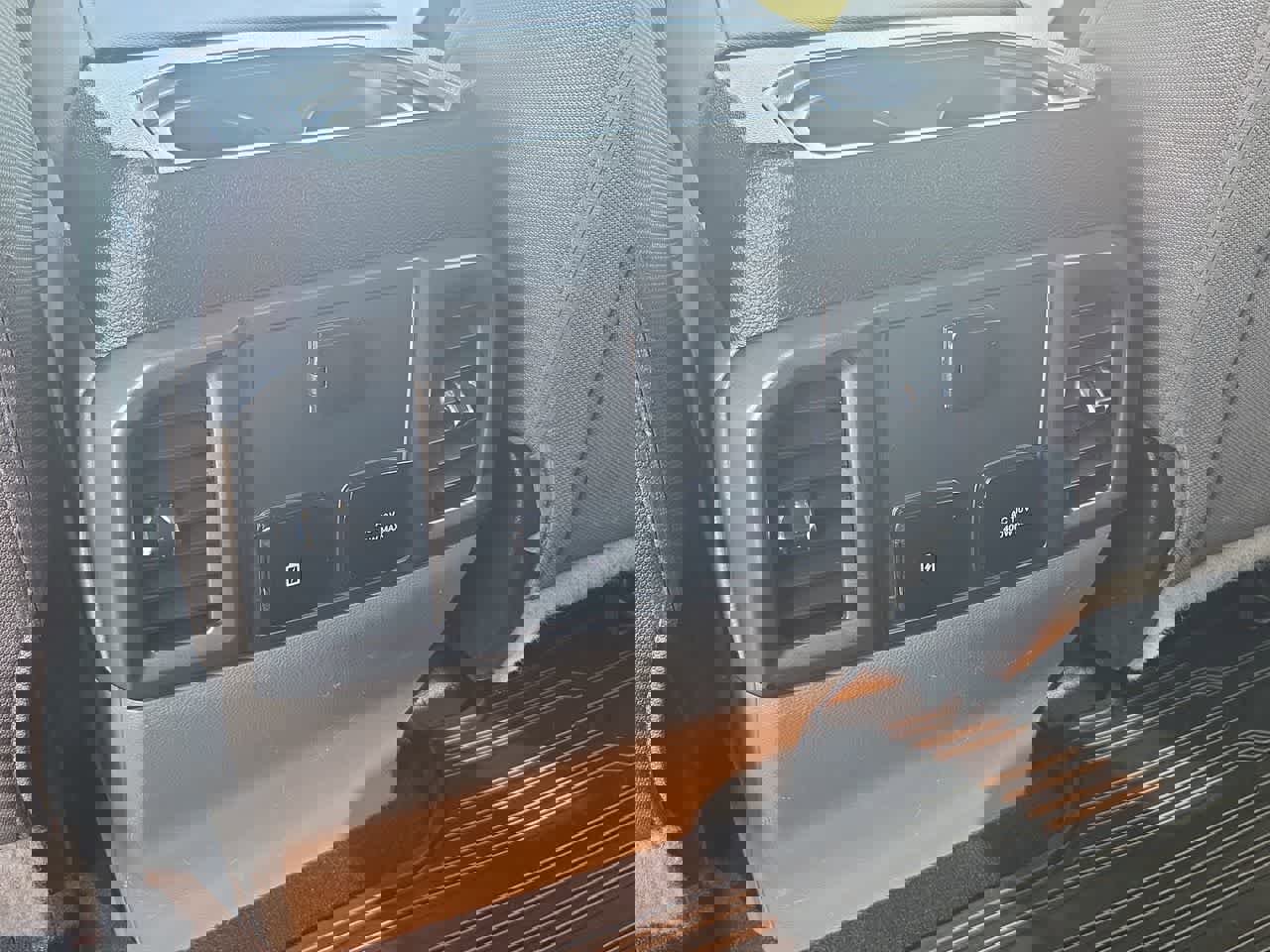 Used 2019 Ford F250 XLT w/ XLT Premium Package image 17