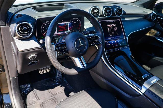 Used 2023 Mercedes-Benz GLC 300 4MATIC image 10
