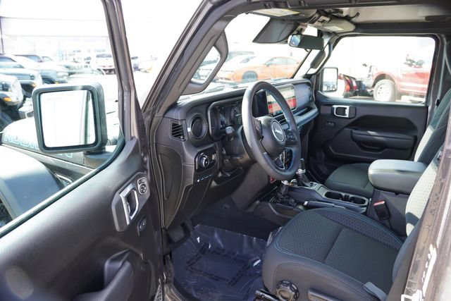 Certified 2025 Jeep Wrangler Unlimited Rubicon 4xe w/ Safety Group image 15