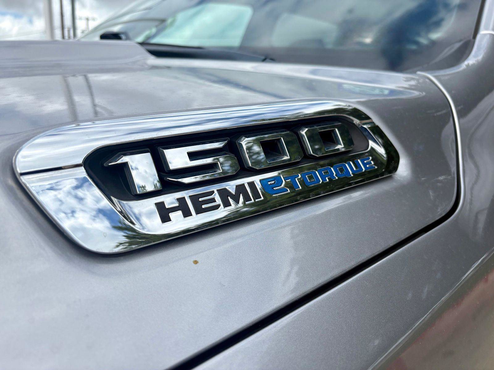 Used 2023 RAM 1500 Laramie AWD/4WD image 11