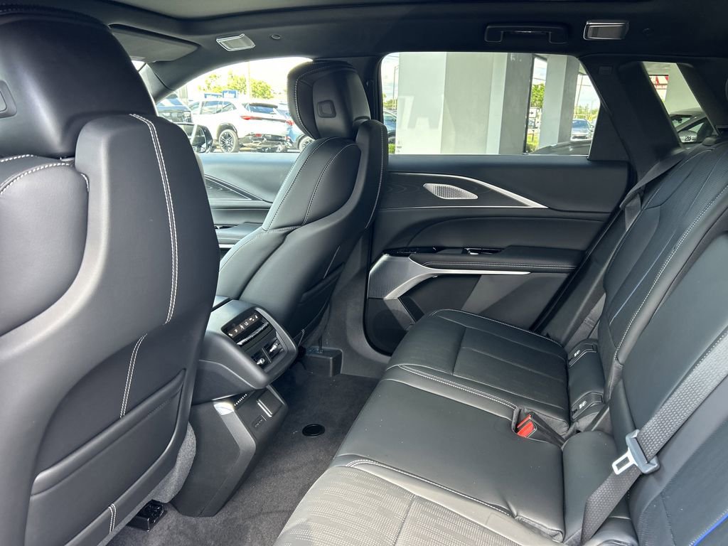 New 2026 Cadillac Lyriq V AWD/4WD image 17