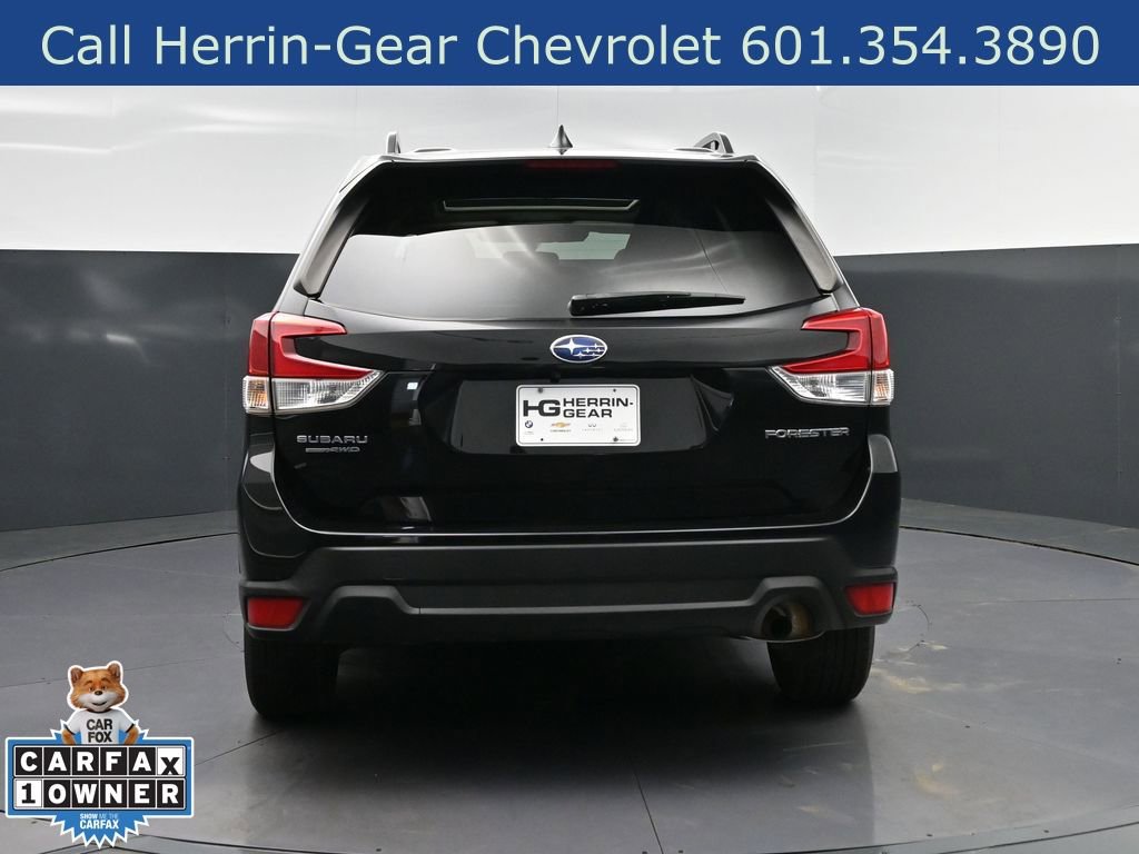 Used 2023 Subaru Forester Premium image 6