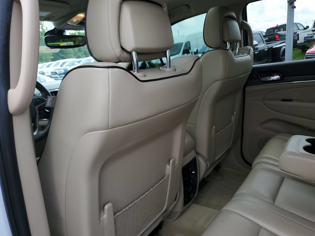 Used 2020 Jeep Grand Cherokee Overland AWD/4WD image 13