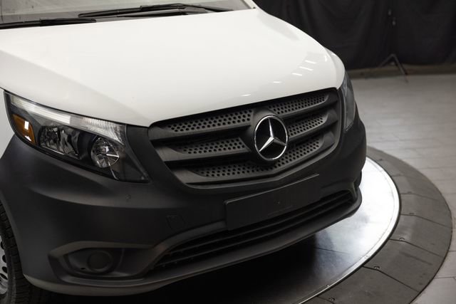 Used 2022 Mercedes-Benz Metris image 3