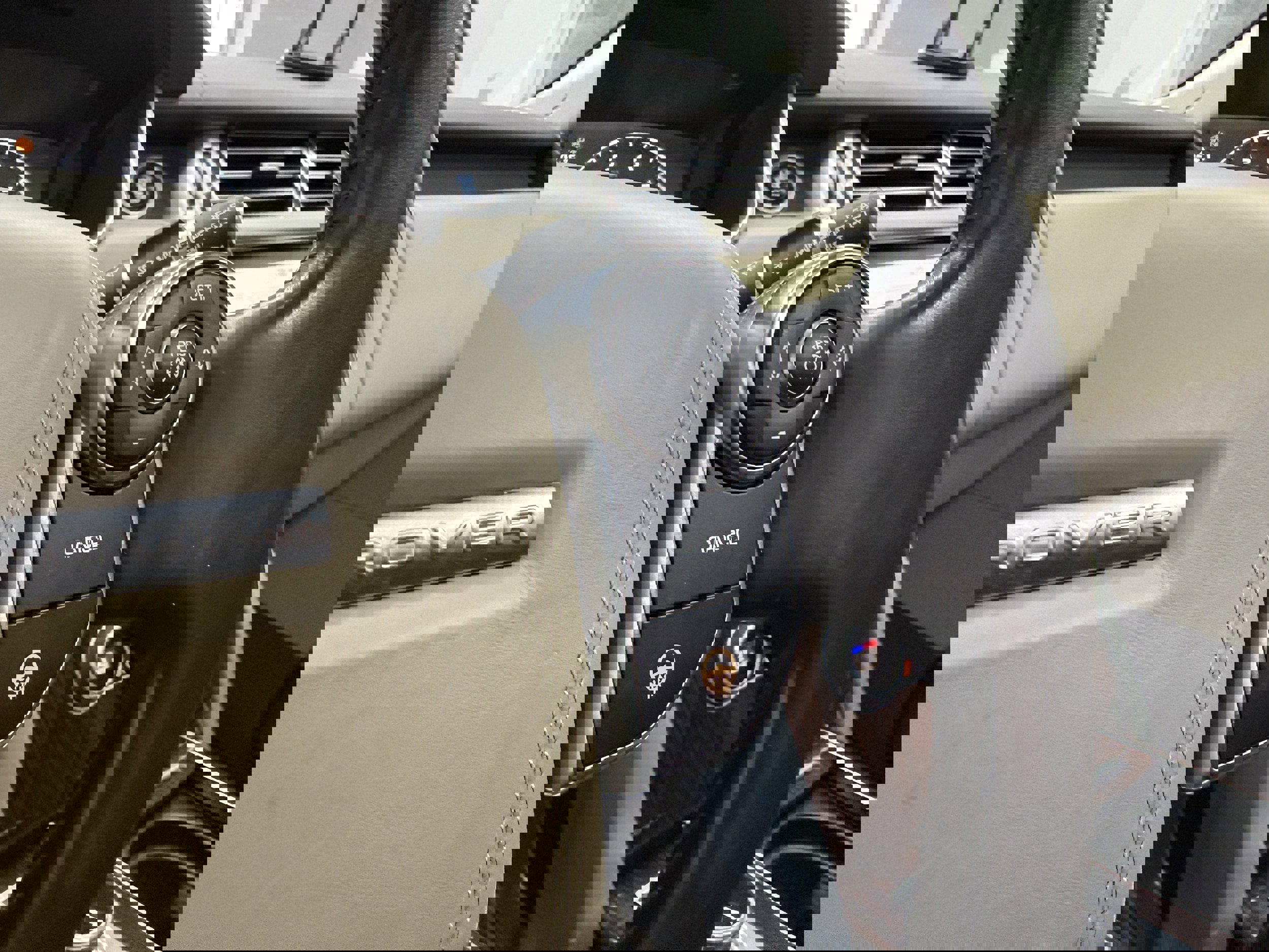 Used 2017 Land Rover Range Rover Supercharged image 16