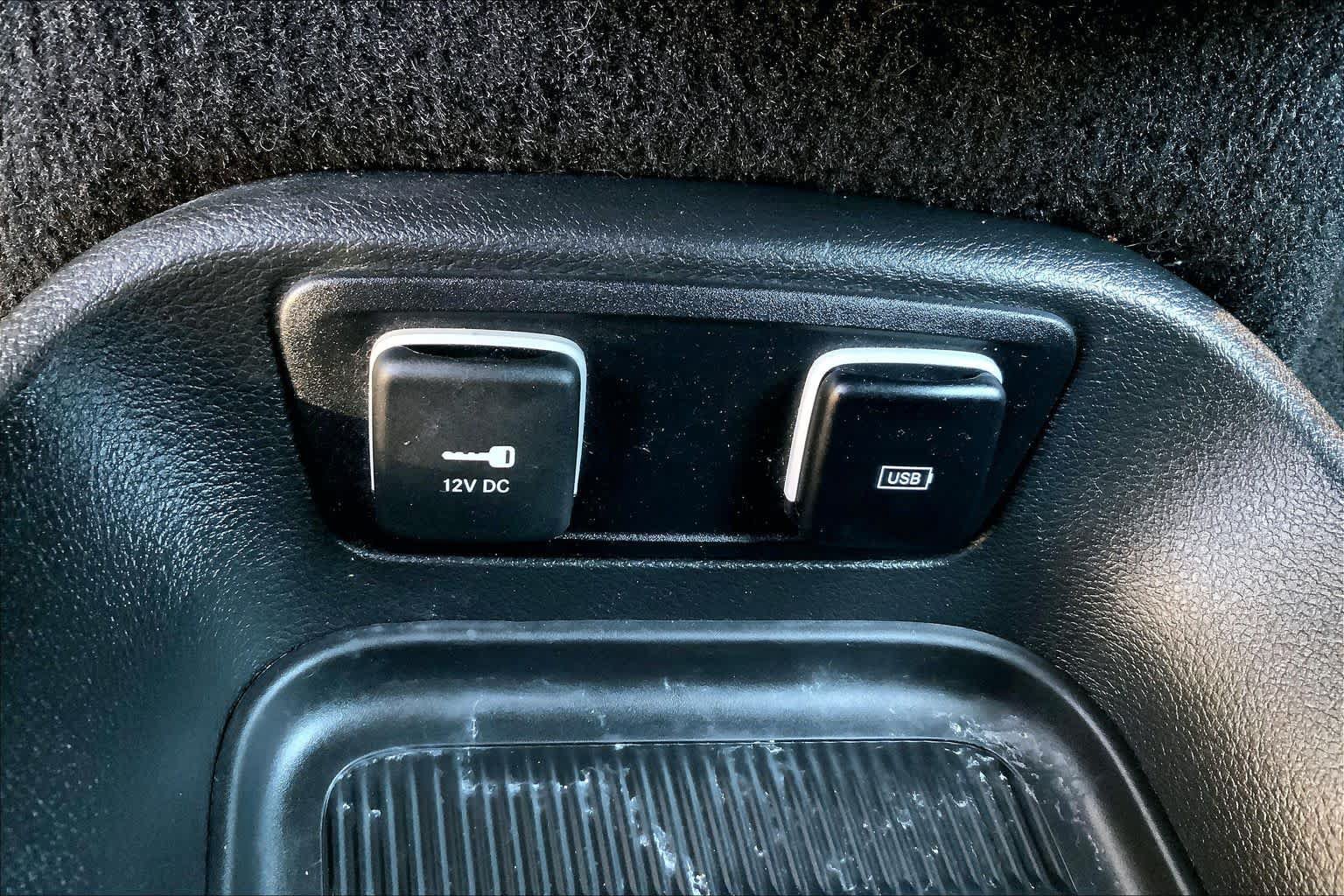 Used 2019 Chrysler Pacifica Limited FWD image 38