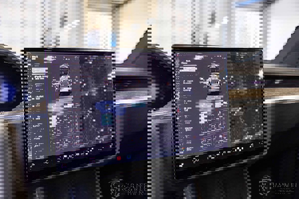 Used 2022 Tesla Model X image 25