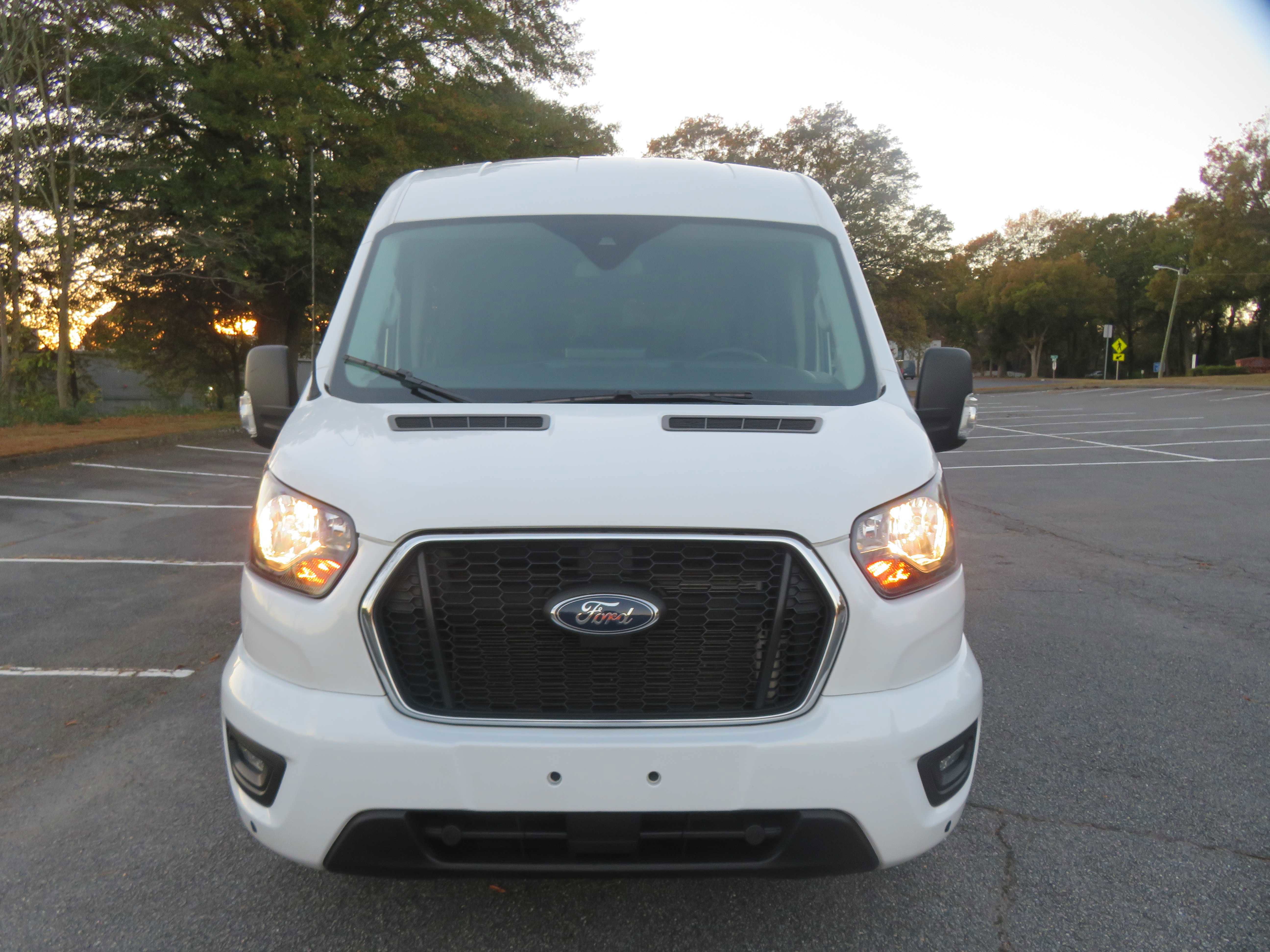 Used 2024 Ford Transit 350 XLT image 2