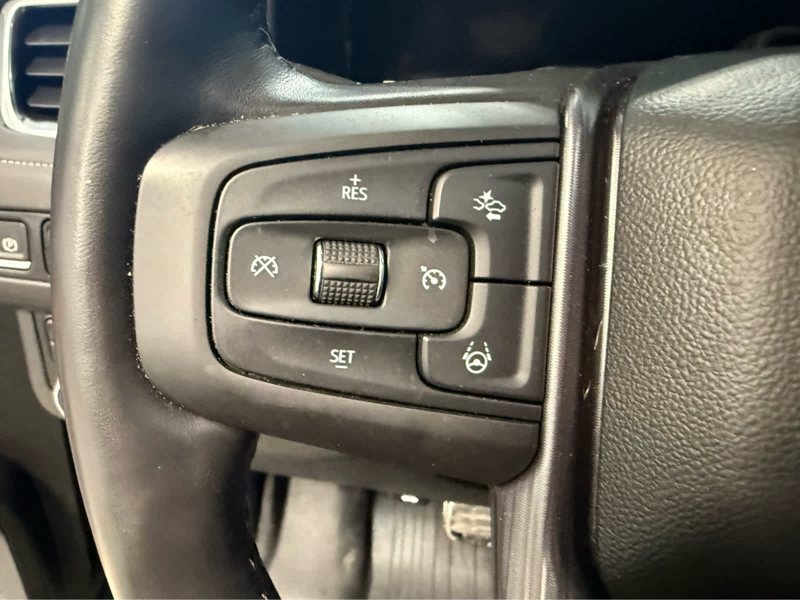 Certified 2023 GMC Yukon Denali Ultimate image 19