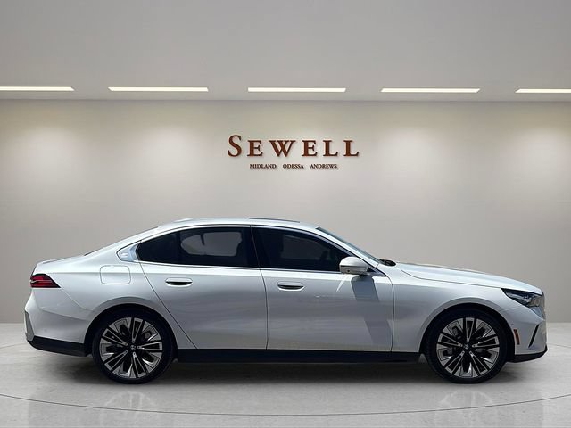 Used 2025 BMW 530i xDrive w/ Premium Package AWD/4WD image 6
