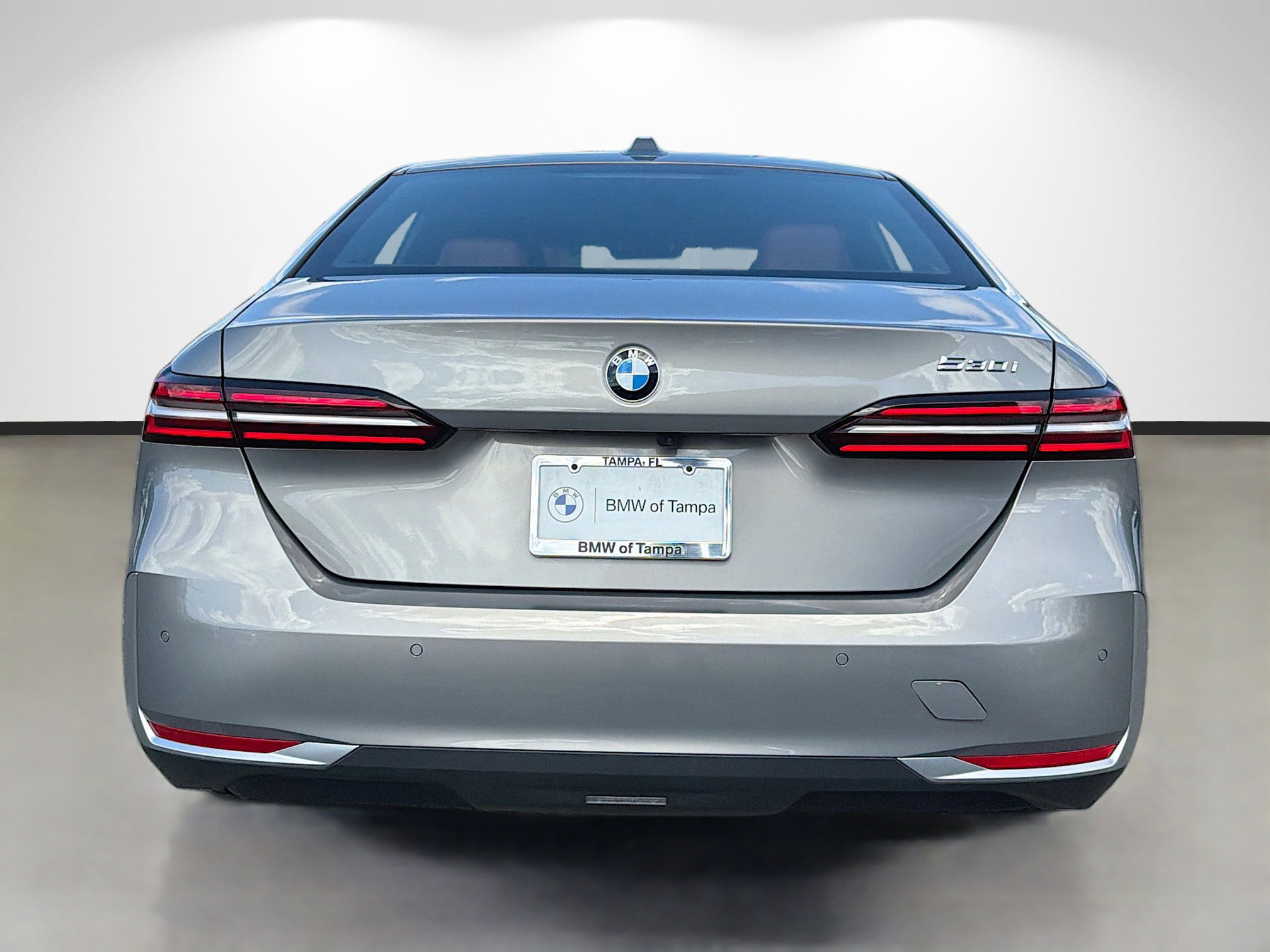 Used 2025 BMW 530i w/ Premium Package image 4