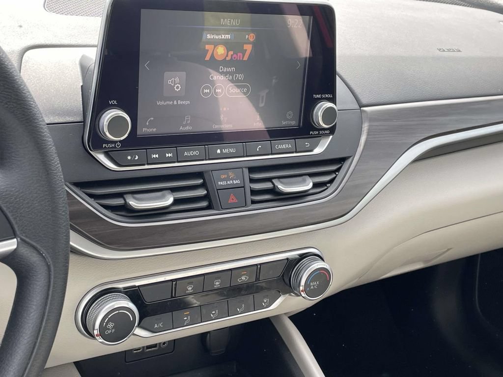 Used 2025 Nissan Altima 2.5 SV FWD image 24