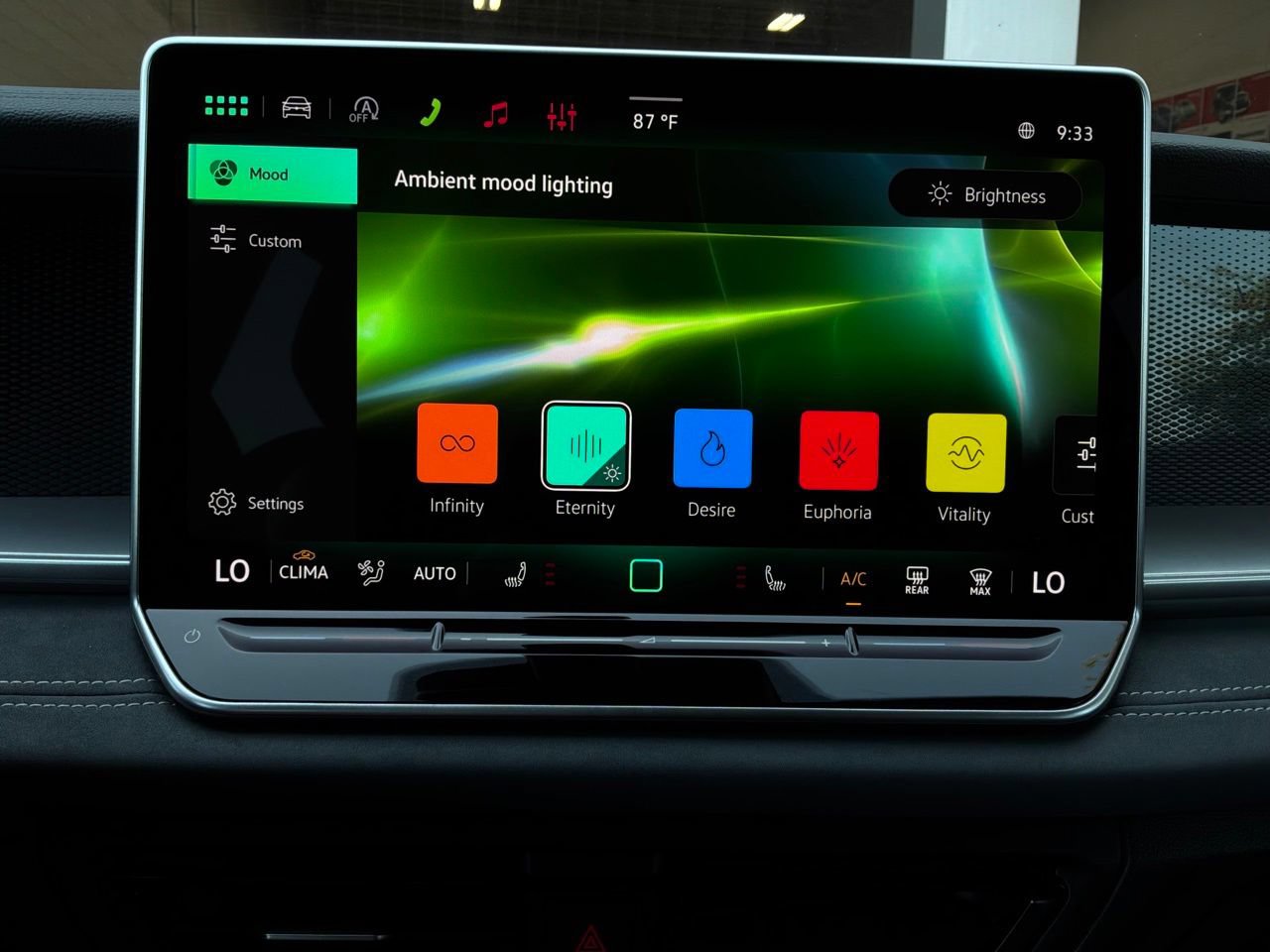 Used 2026 Volkswagen Tiguan SE FWD image 30
