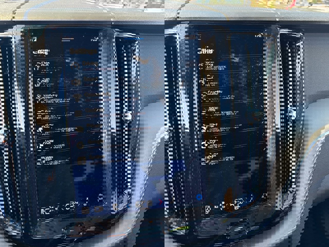 Certified 2023 Volvo XC60 B5 Core image 21