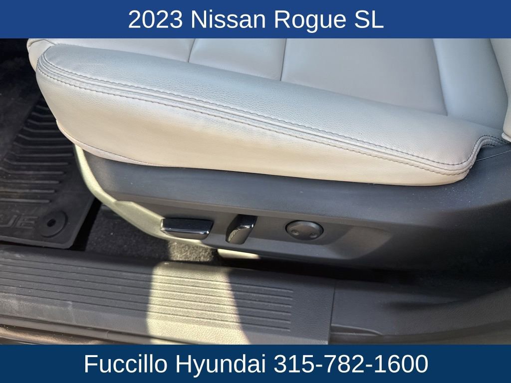 Used 2023 Nissan Rogue SL w/ SL Premium Package image 12