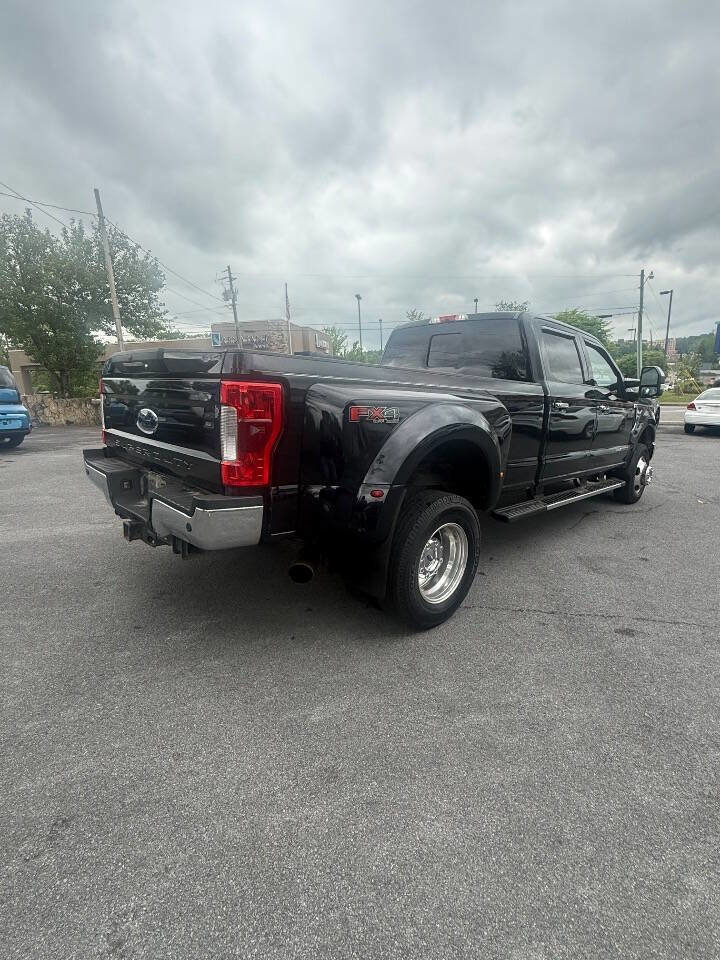 Used 2017 Ford F350 Lariat w/ Lariat Ultimate Package AWD/4WD image 5