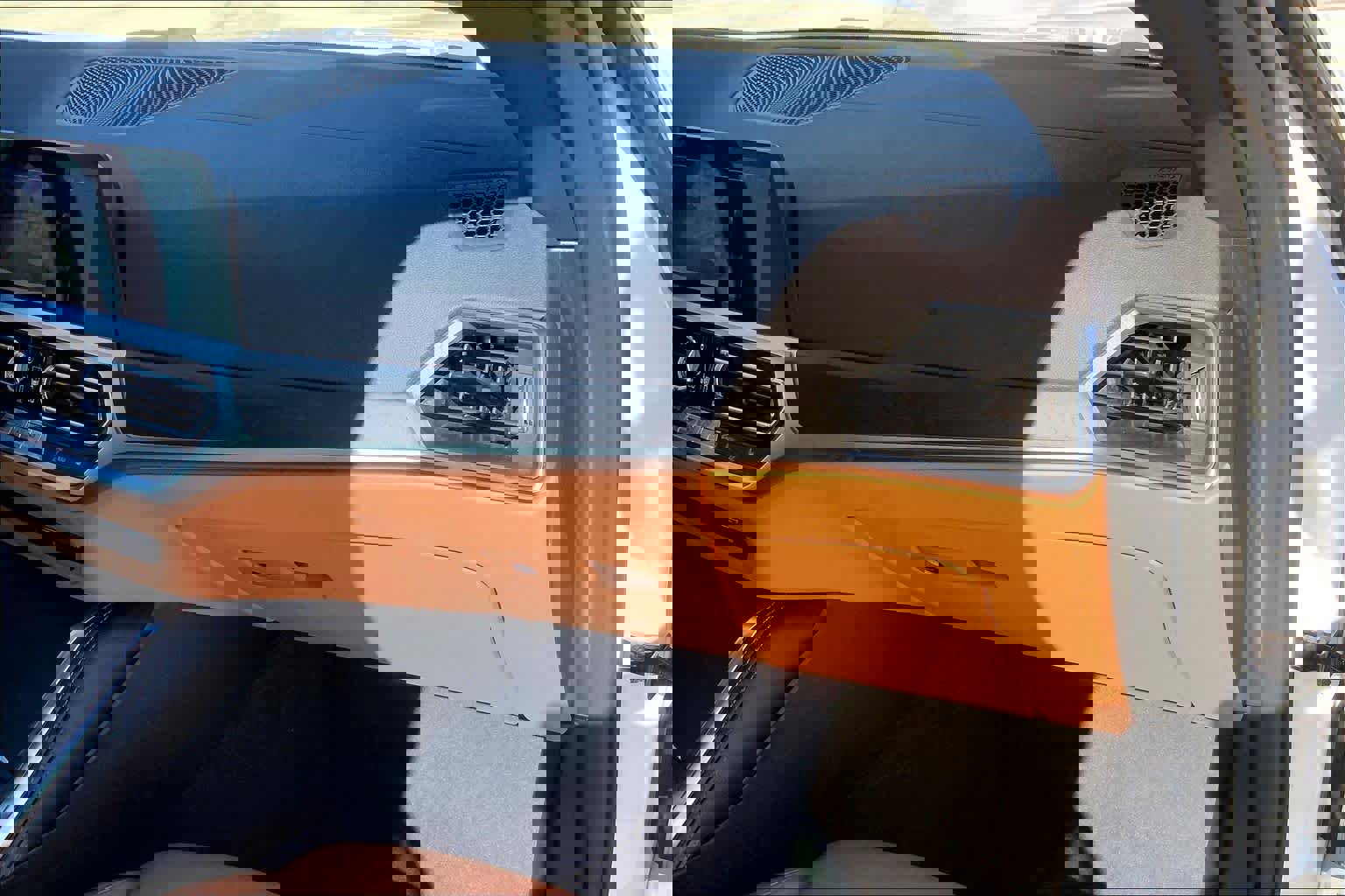 Used 2021 BMW M440i Convertible w/ Premium Package image 15