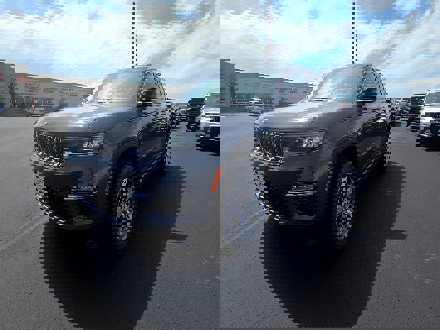 New 2025 Jeep Grand Cherokee Limited w/ Trailer Tow Package image 1