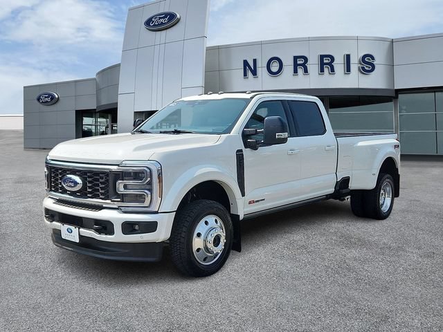 Certified 2025 Ford F450 Platinum w/ FX4 Off-Road Package AWD/4WD image 2