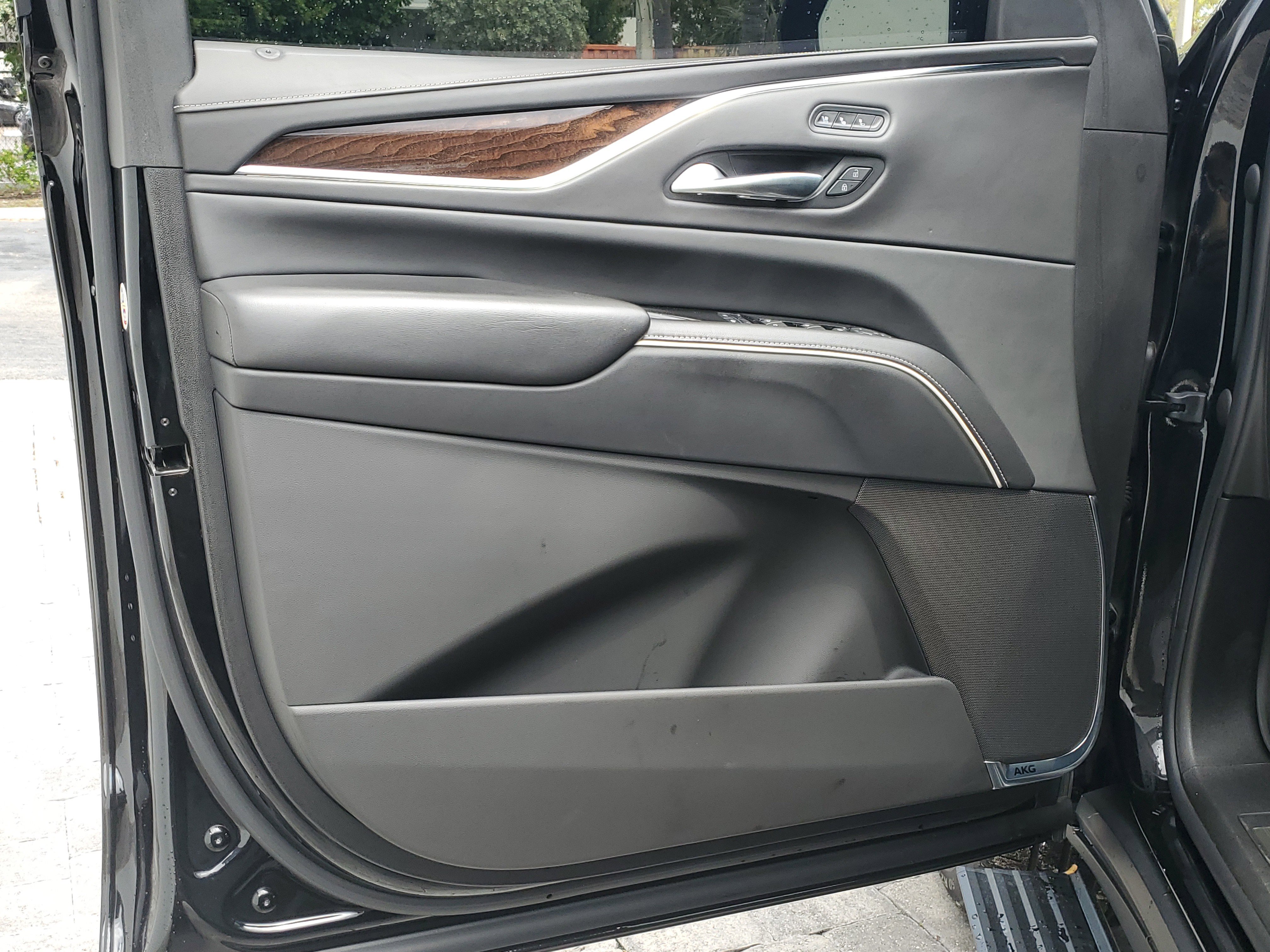 Used 2022 Cadillac Escalade ESV Sport Platinum w/ LPO, ONYX Package image 22