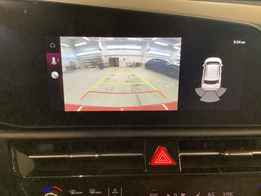 Certified 2025 Kia Niro EX image 12