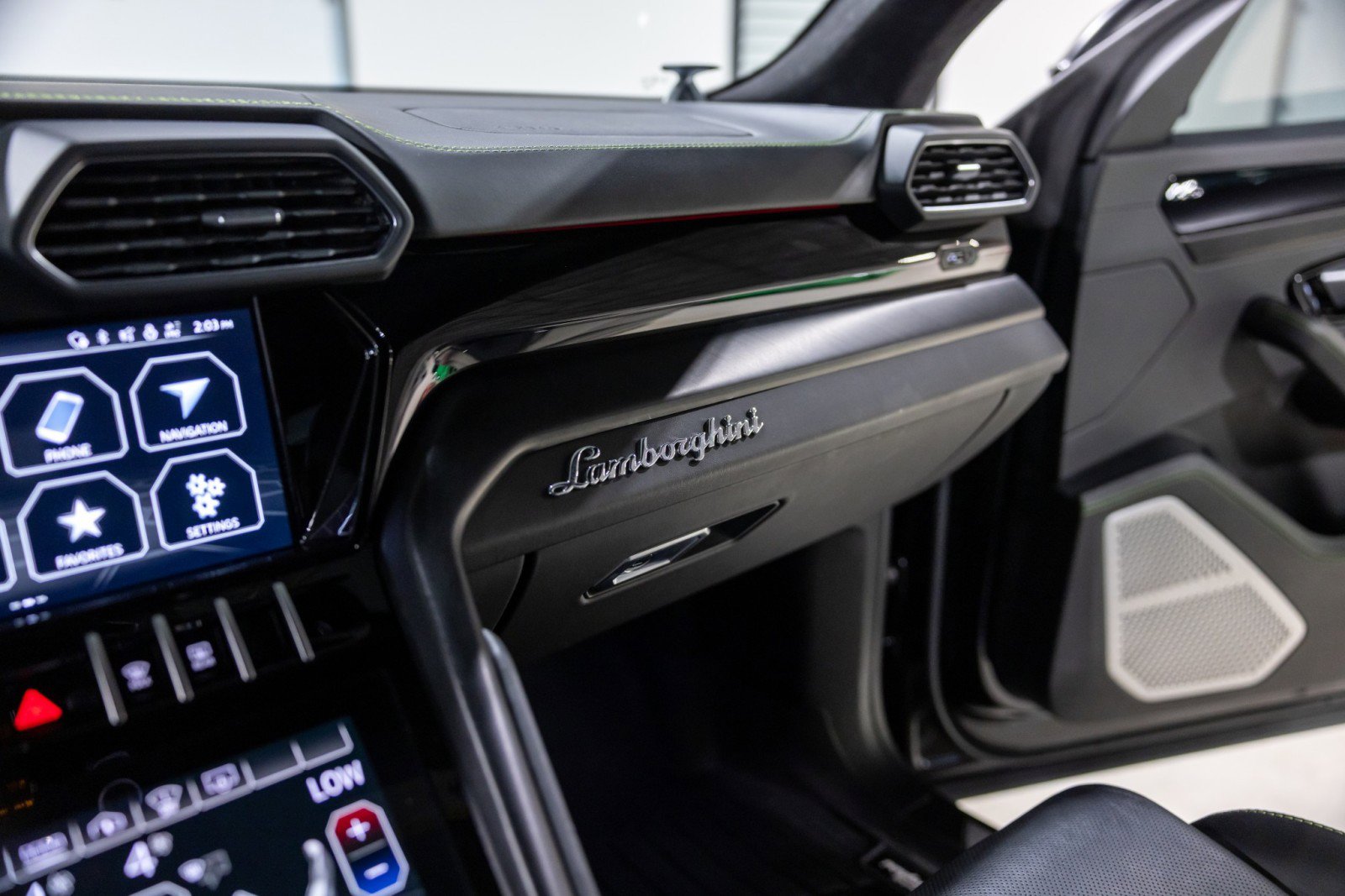 Used 2022 Lamborghini Urus image 47