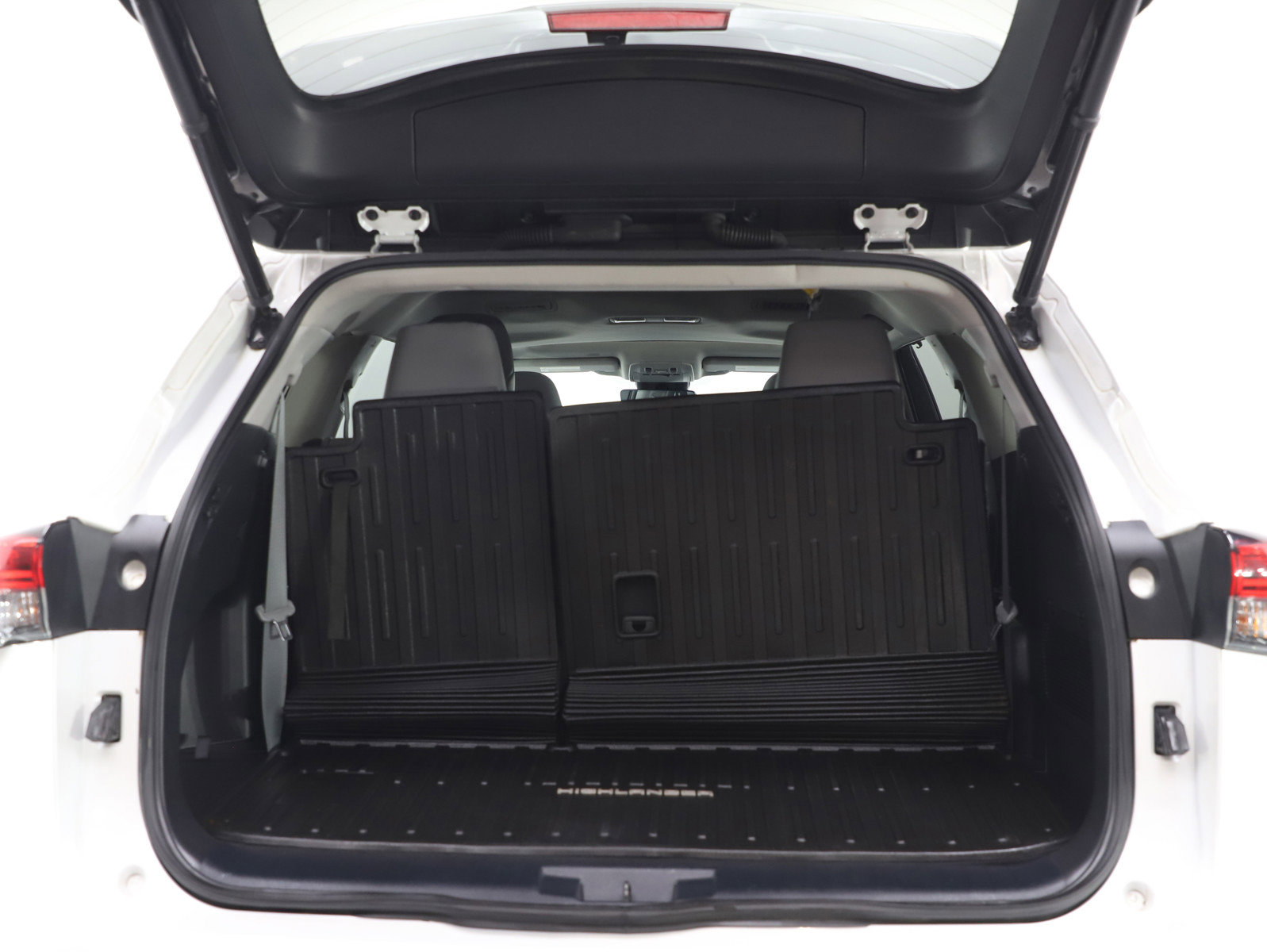 Used 2022 Toyota Highlander XLE image 18