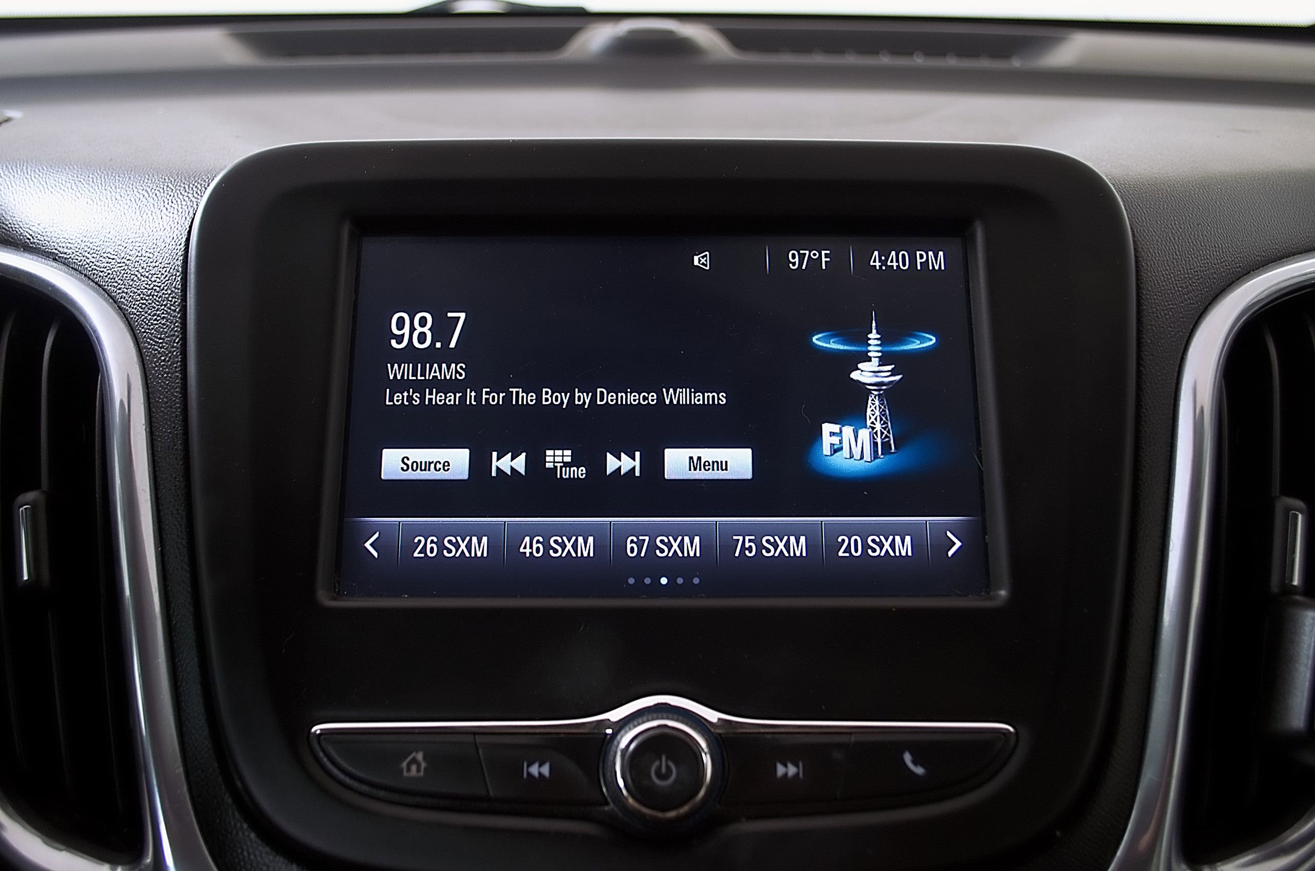 Used 2018 Chevrolet Equinox LT FWD image 29