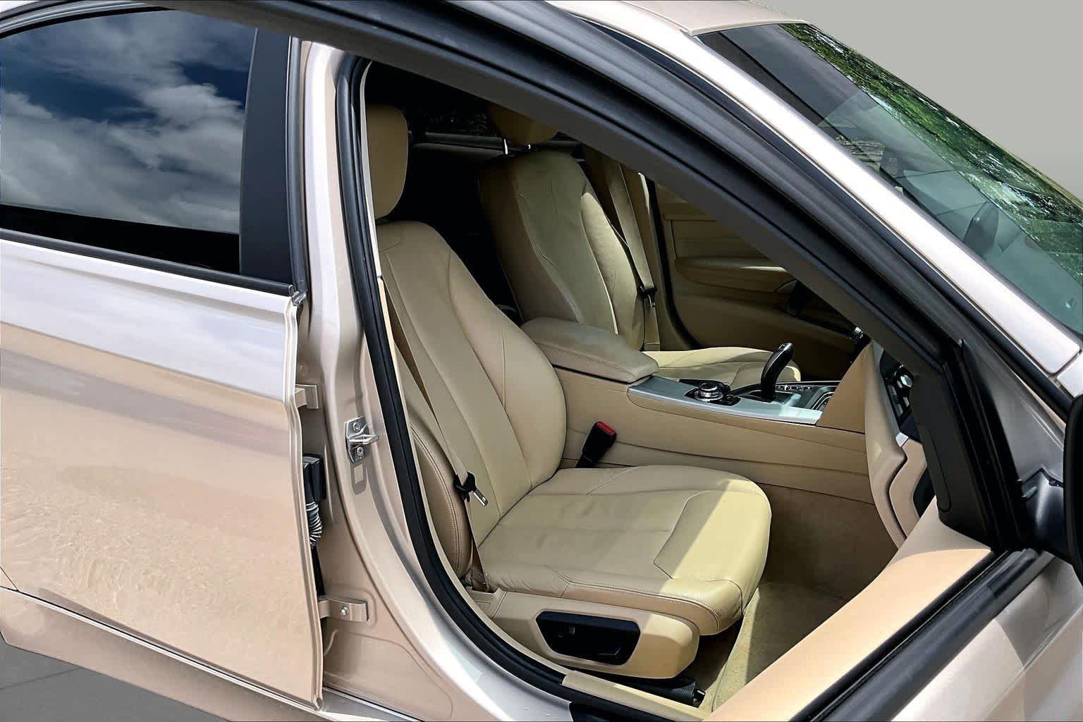 Used 2013 BMW 328i Sedan RWD image 9