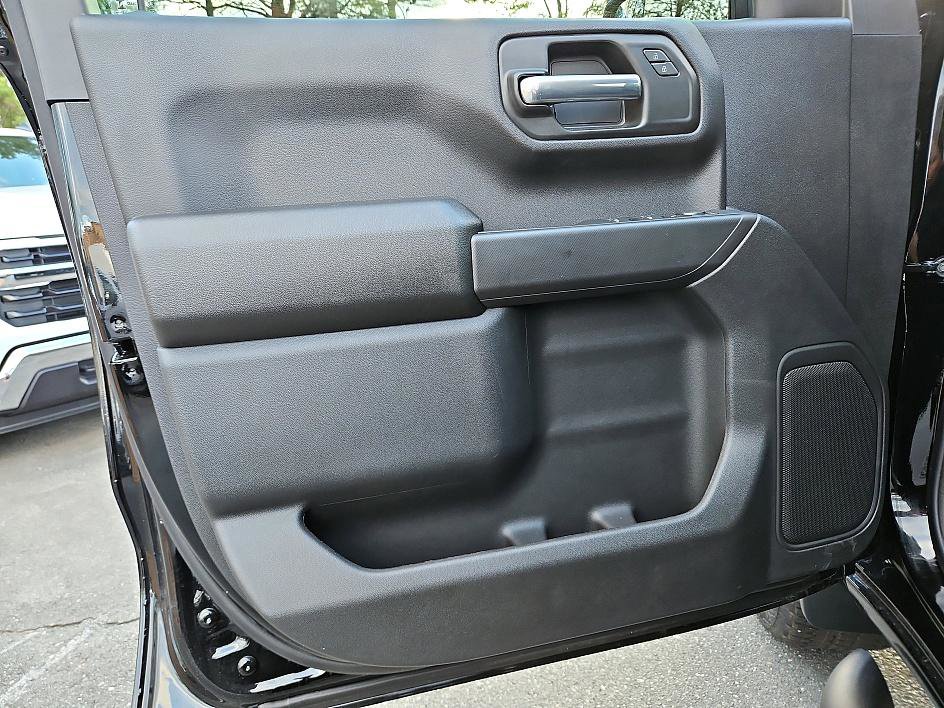 New 2026 Chevrolet Silverado 1500 Custom Trail Boss w/ Turbomax Blackout Package image 13