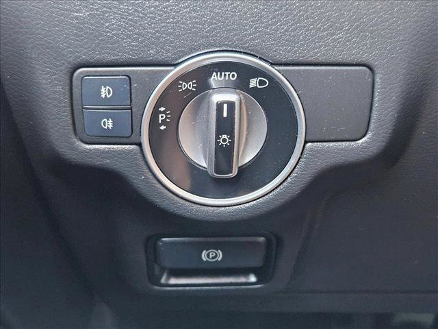 Used 2018 INFINITI QX30 Premium w/ Navigation Package image 12