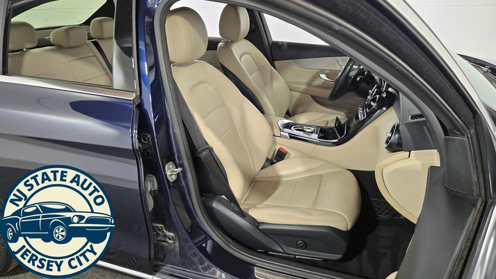 Used 2018 Mercedes-Benz C 300 4MATIC Sedan w/ Premium Package image 36