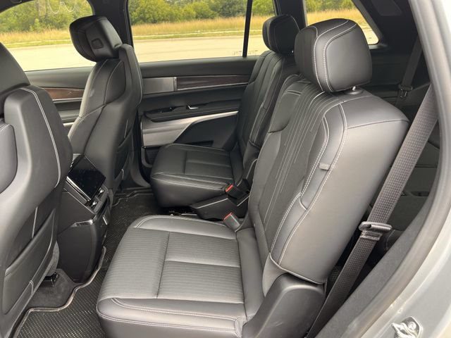 New 2027 Cadillac Vistiq Luxury AWD/4WD image 25