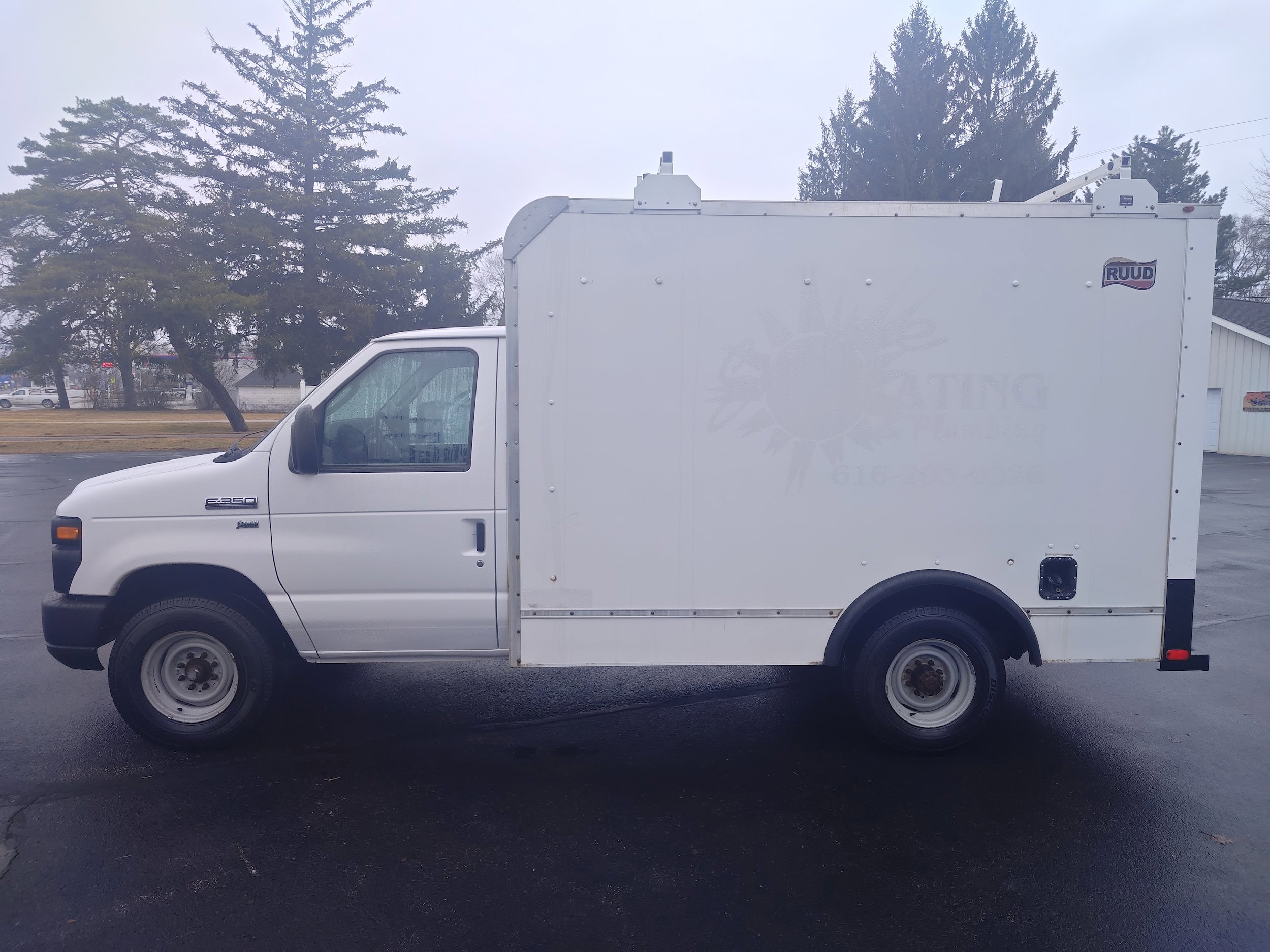 Used 2016 Ford E-350 and Econoline 350 Super Duty w/ Power Windows & Locks Group RWD image 1