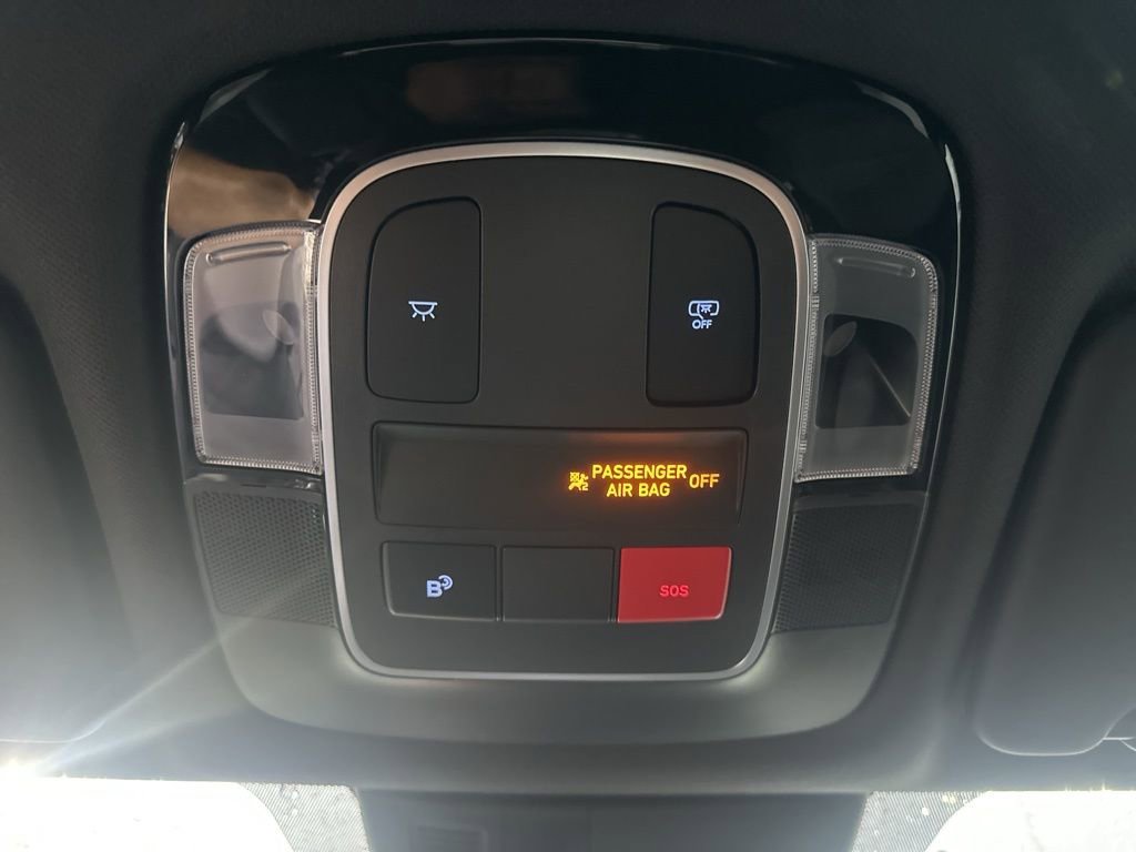 Certified 2025 Hyundai Santa Cruz SE image 30