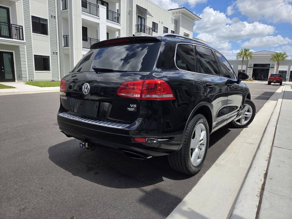 Used 2011 Volkswagen Touareg VR6 AWD/4WD image 6