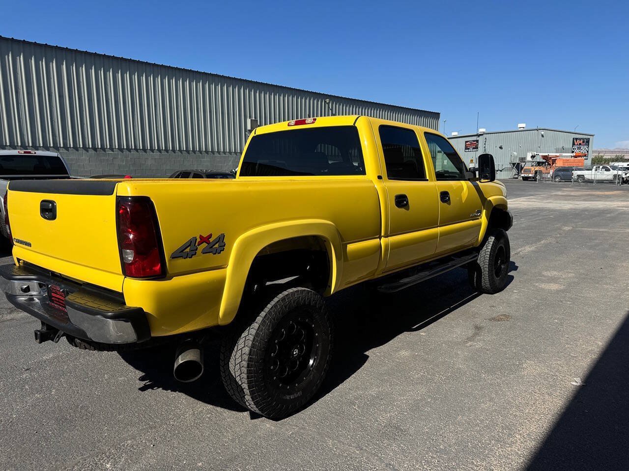 Used 2007 Chevrolet Silverado 2500 LT w/ Heavy-Duty Power Package AWD/4WD image 10