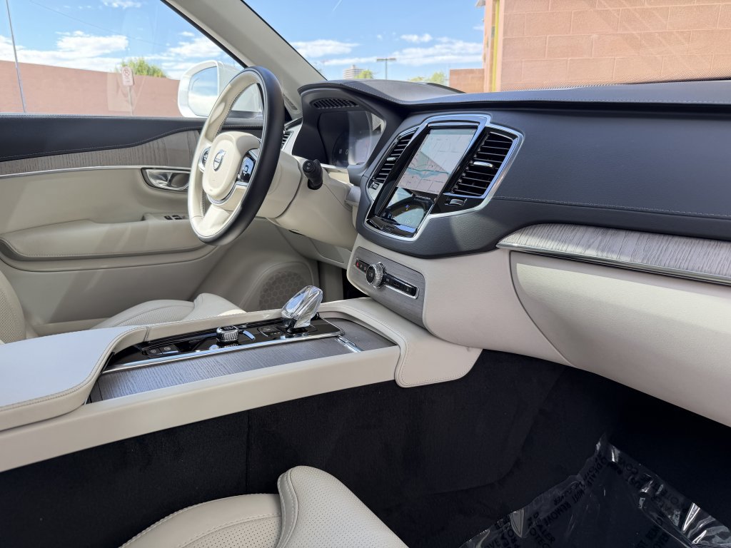 Used 2024 Volvo XC90 T8 Ultimate w/ Protection Package Premier AWD/4WD image 43