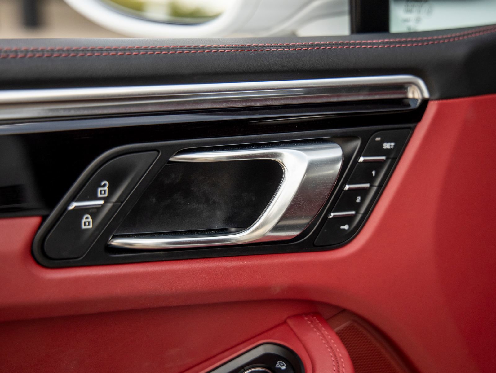 Certified 2023 Porsche Macan image 23