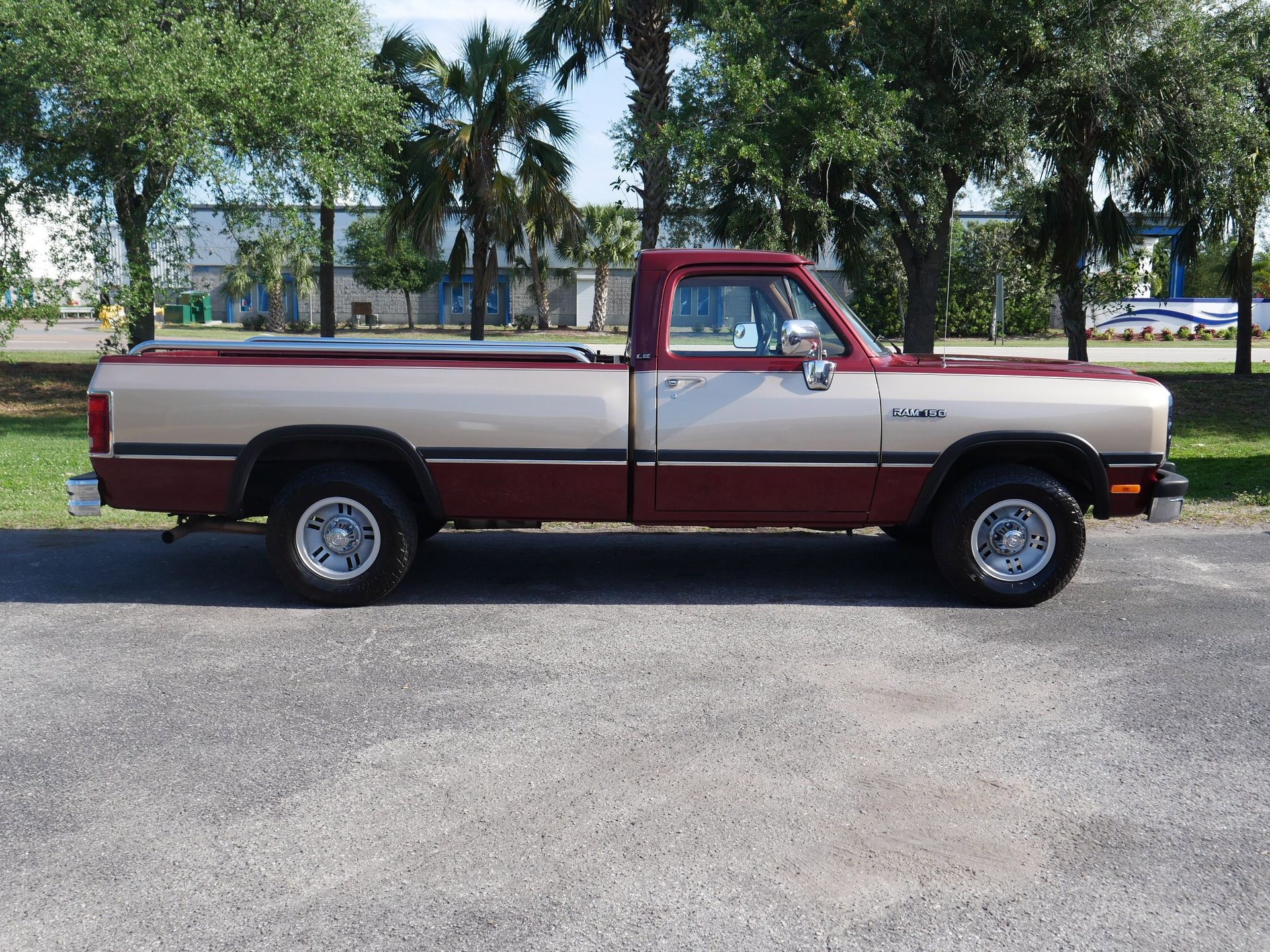 Used 1992 Dodge D/W Truck 150 RWD image 22