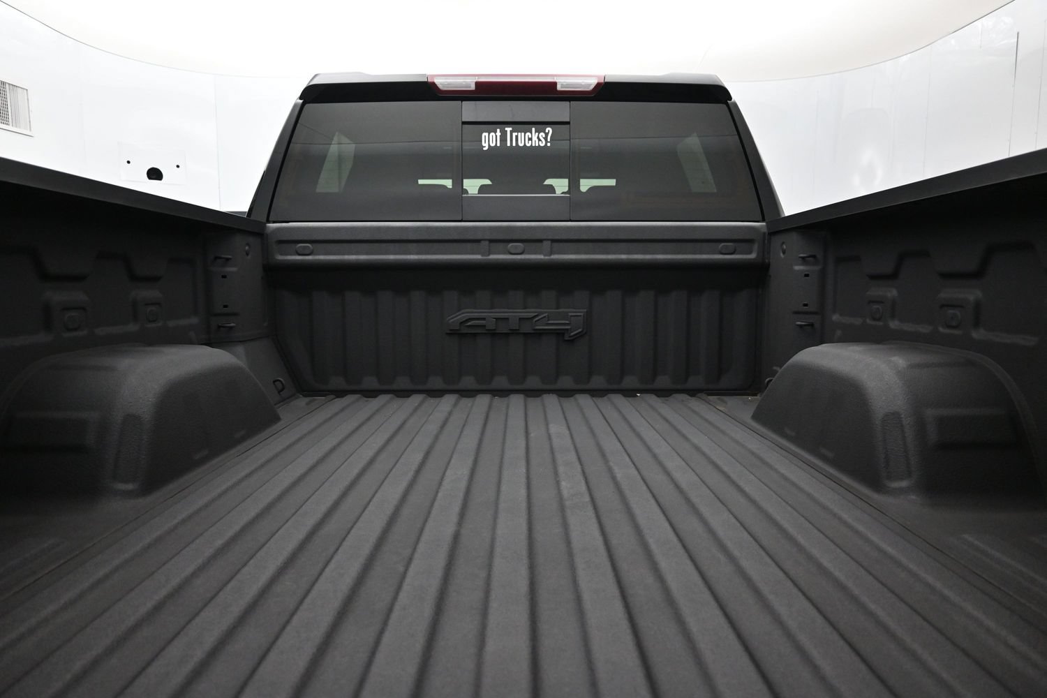 Used 2024 GMC Sierra 1500 AT4 w/ AT4 Preferred Package AWD/4WD image 7