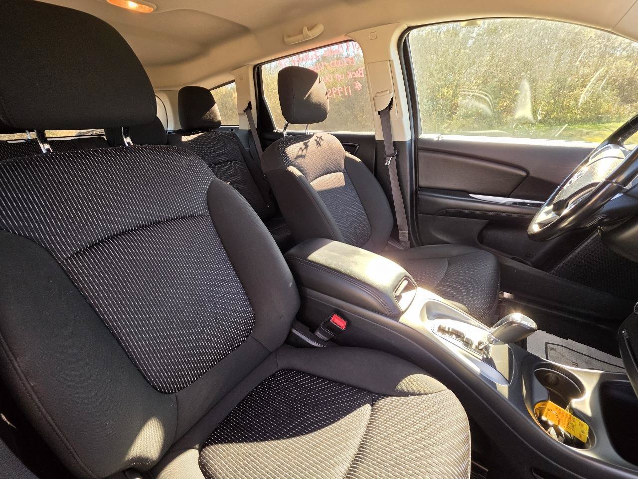 Used 2019 Dodge Journey SE FWD image 14