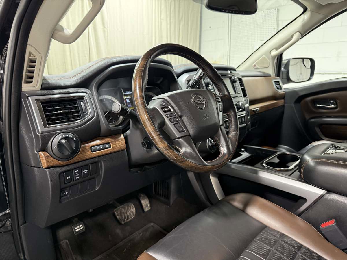 Used 2018 Nissan Titan Platinum Reserve w/ Platinum Utility Package AWD/4WD image 9