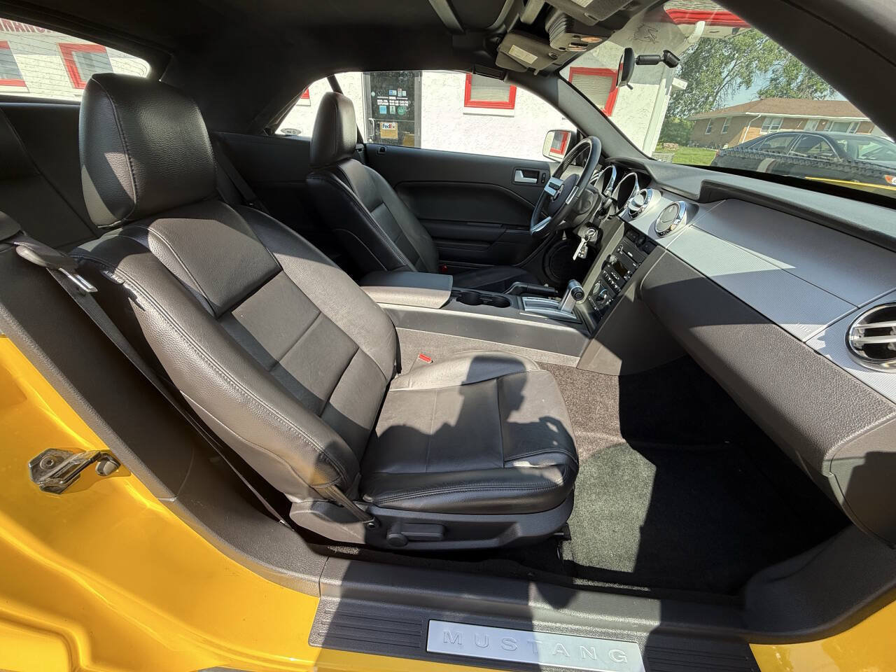 Used 2005 Ford Mustang Premium RWD image 17