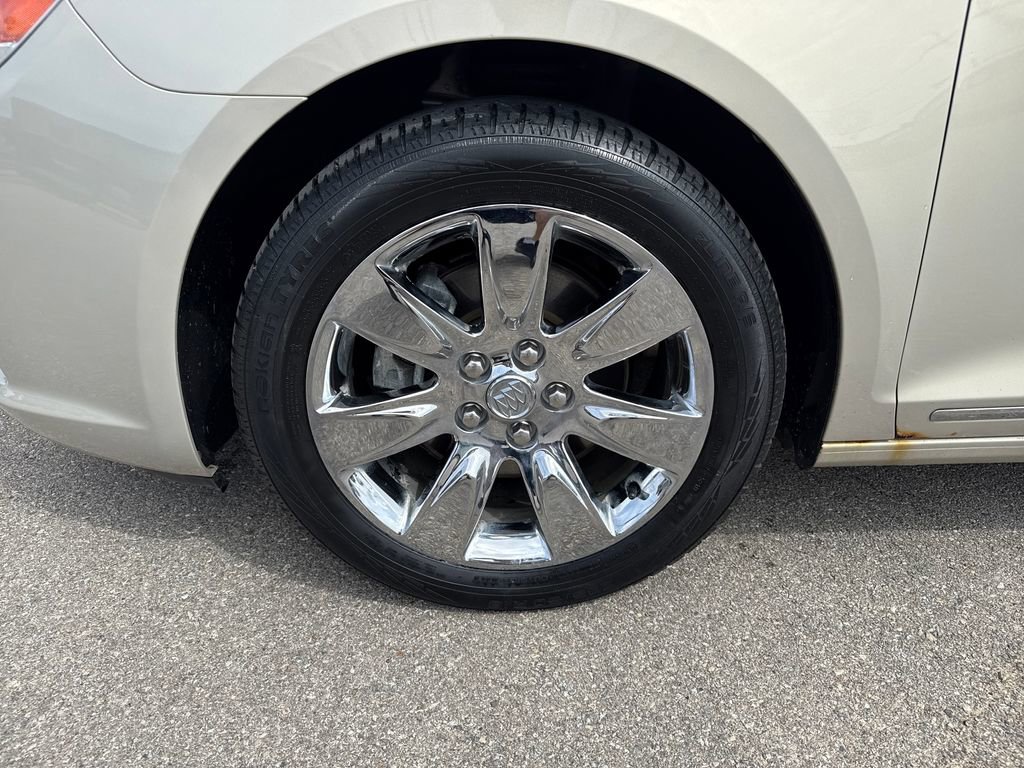 Used 2011 Buick LaCrosse CXL w/ Driver Confidence Package image 27