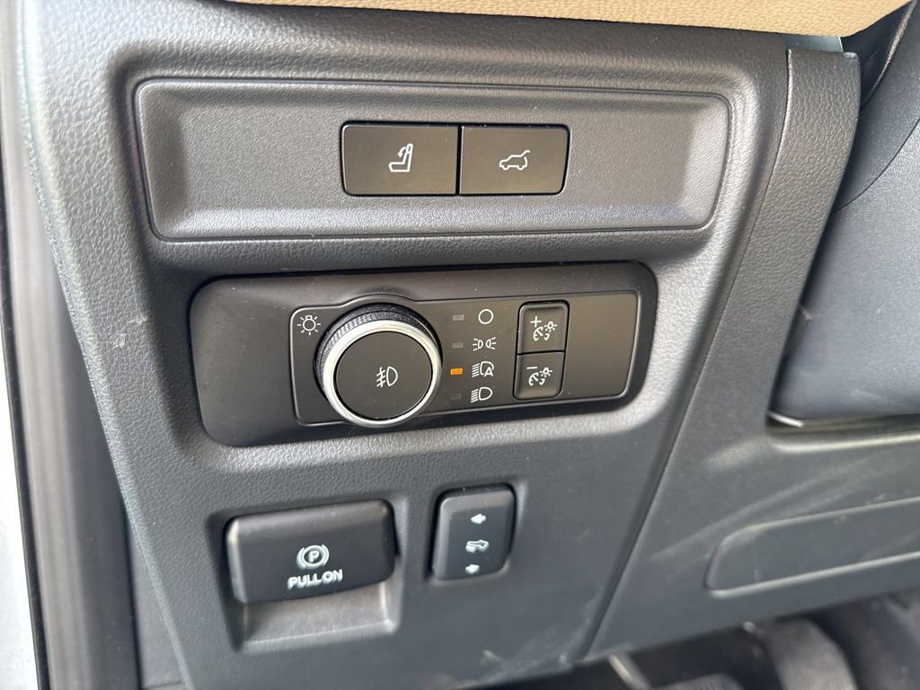 Used 2024 Ford Expedition Limited image 13