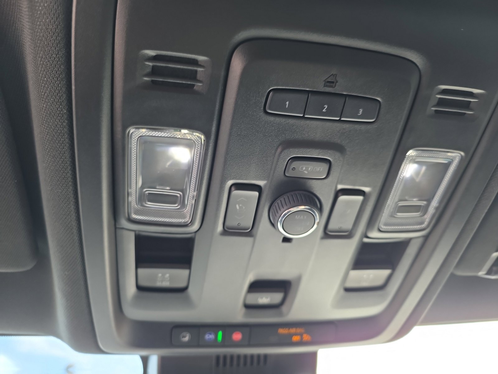 Used 2024 Chevrolet Tahoe Z71 w/ Luxury Package image 21